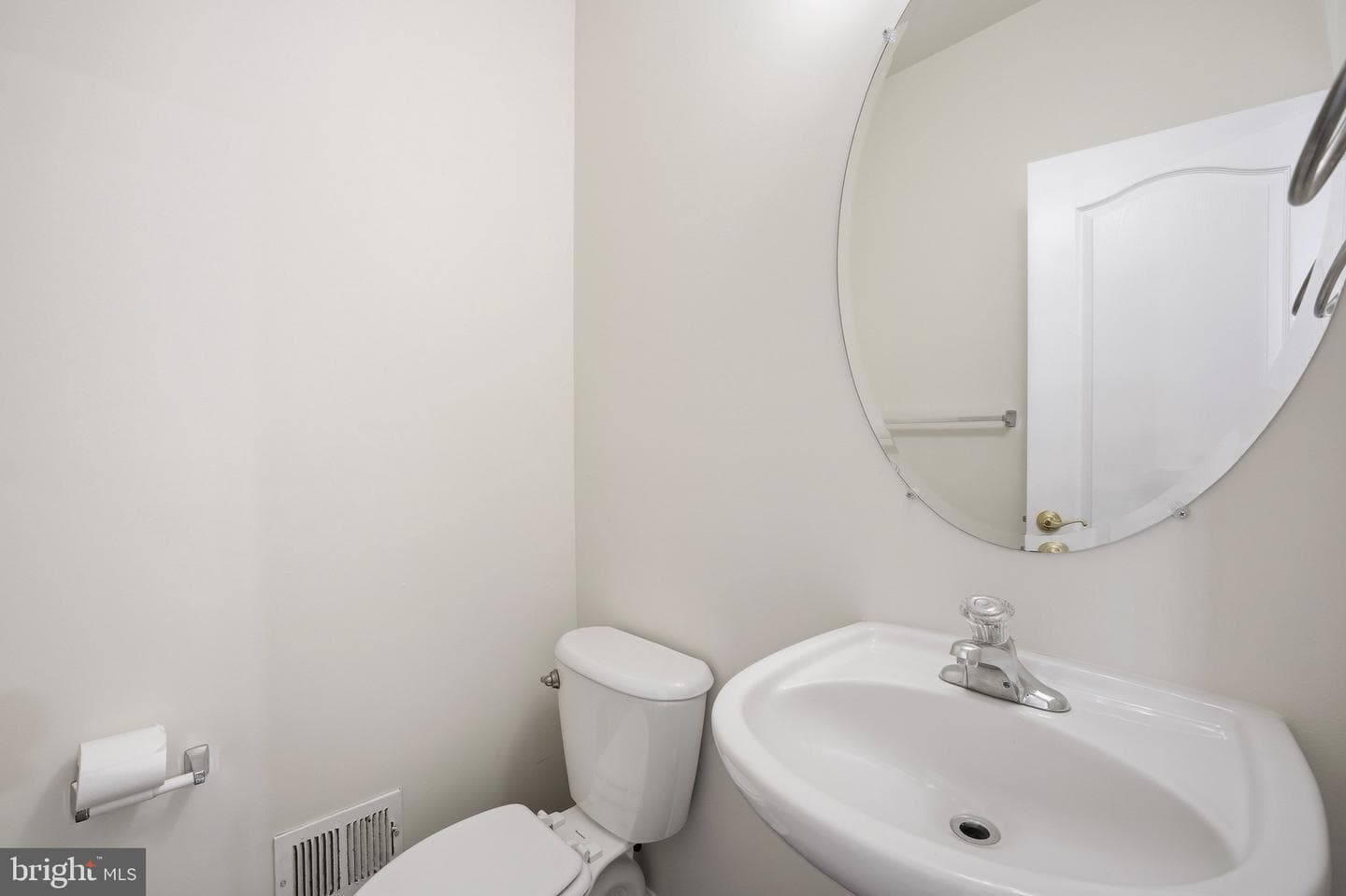7108 Sudley Avenue photo 15