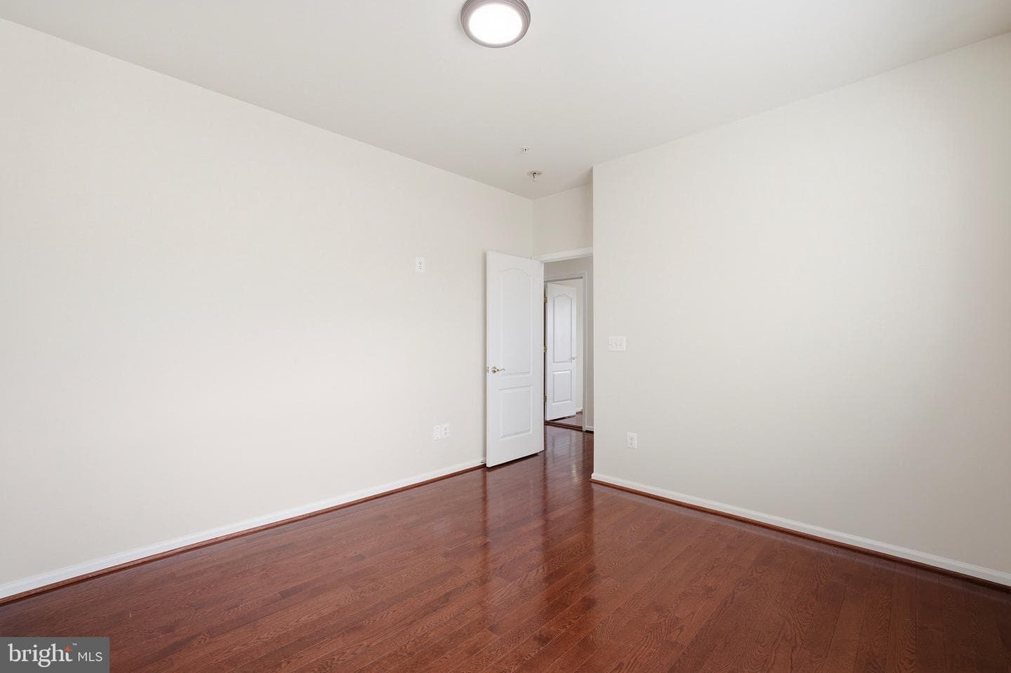 7108 Sudley Avenue photo 24