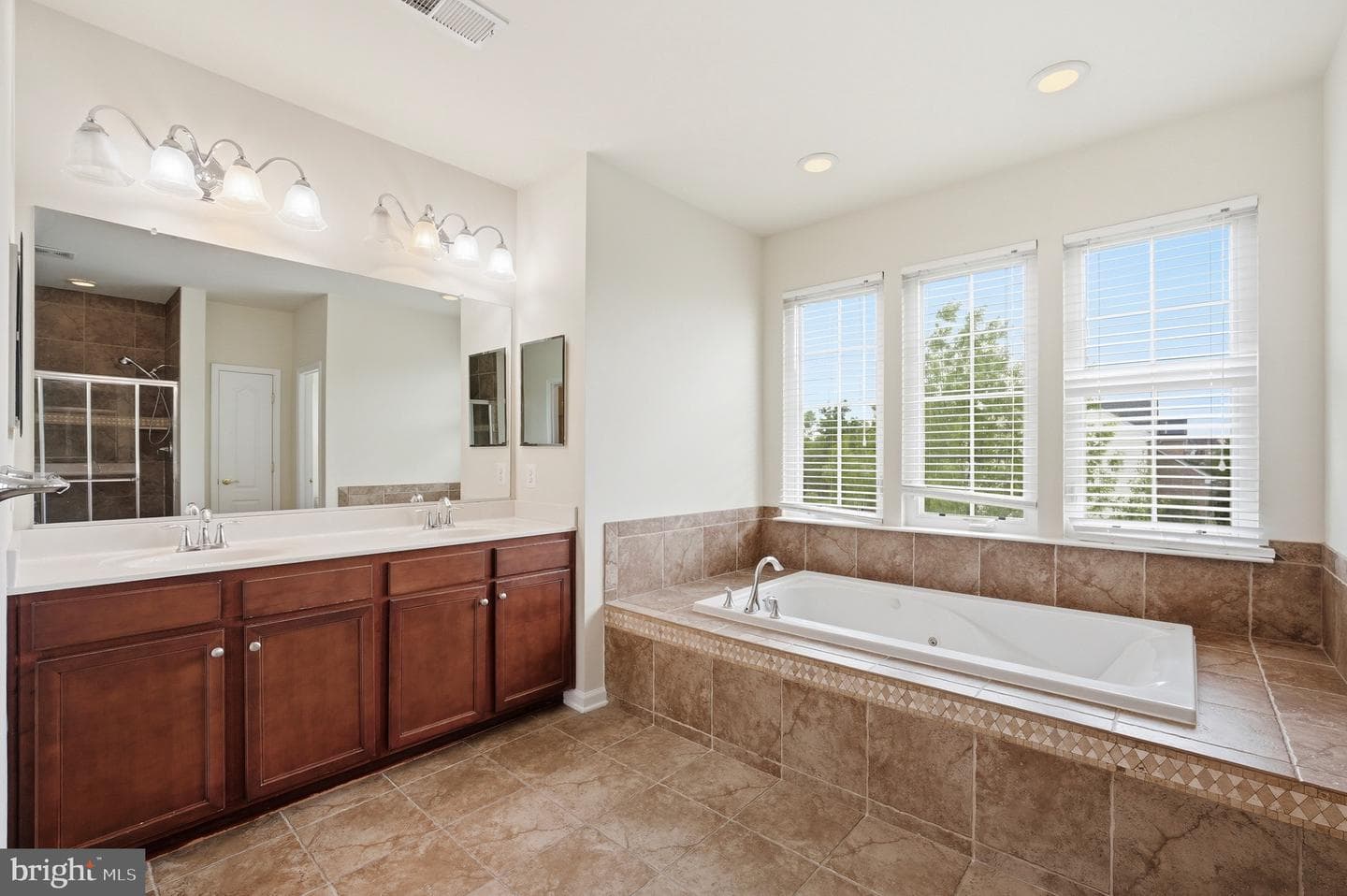 7108 Sudley Avenue photo 32