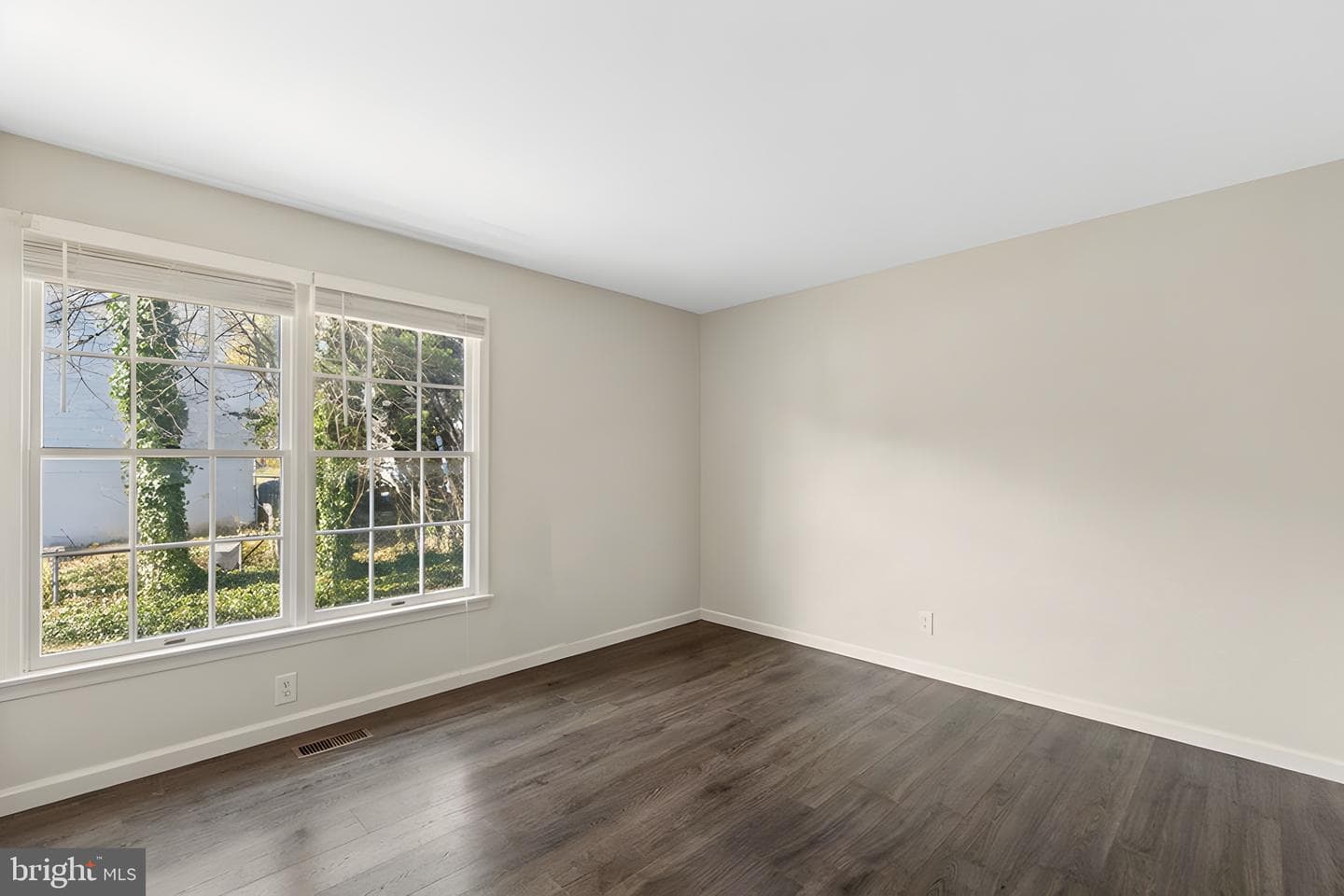 8804 35th Avenue photo 9