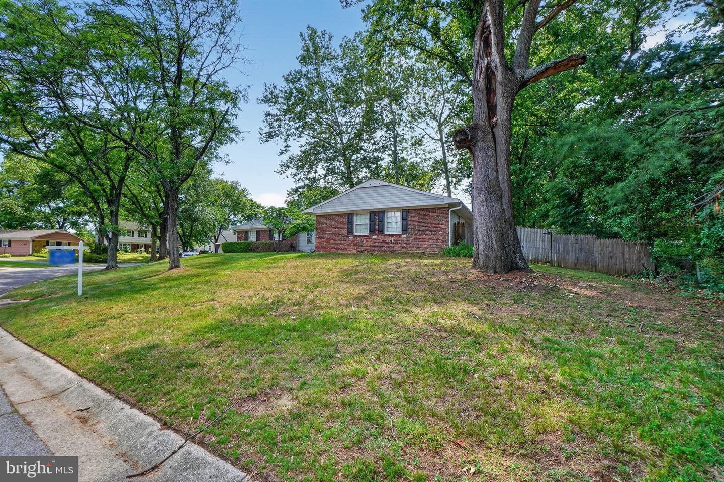 11926 Galaxy Lane photo 4