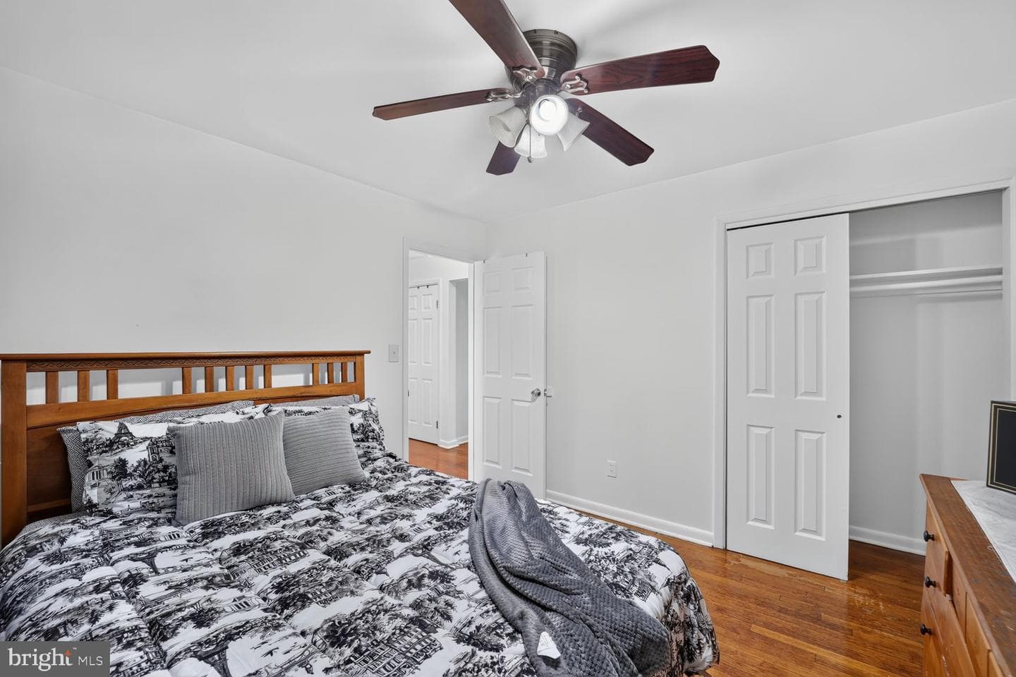 6402 Gateway Boulevard photo 12