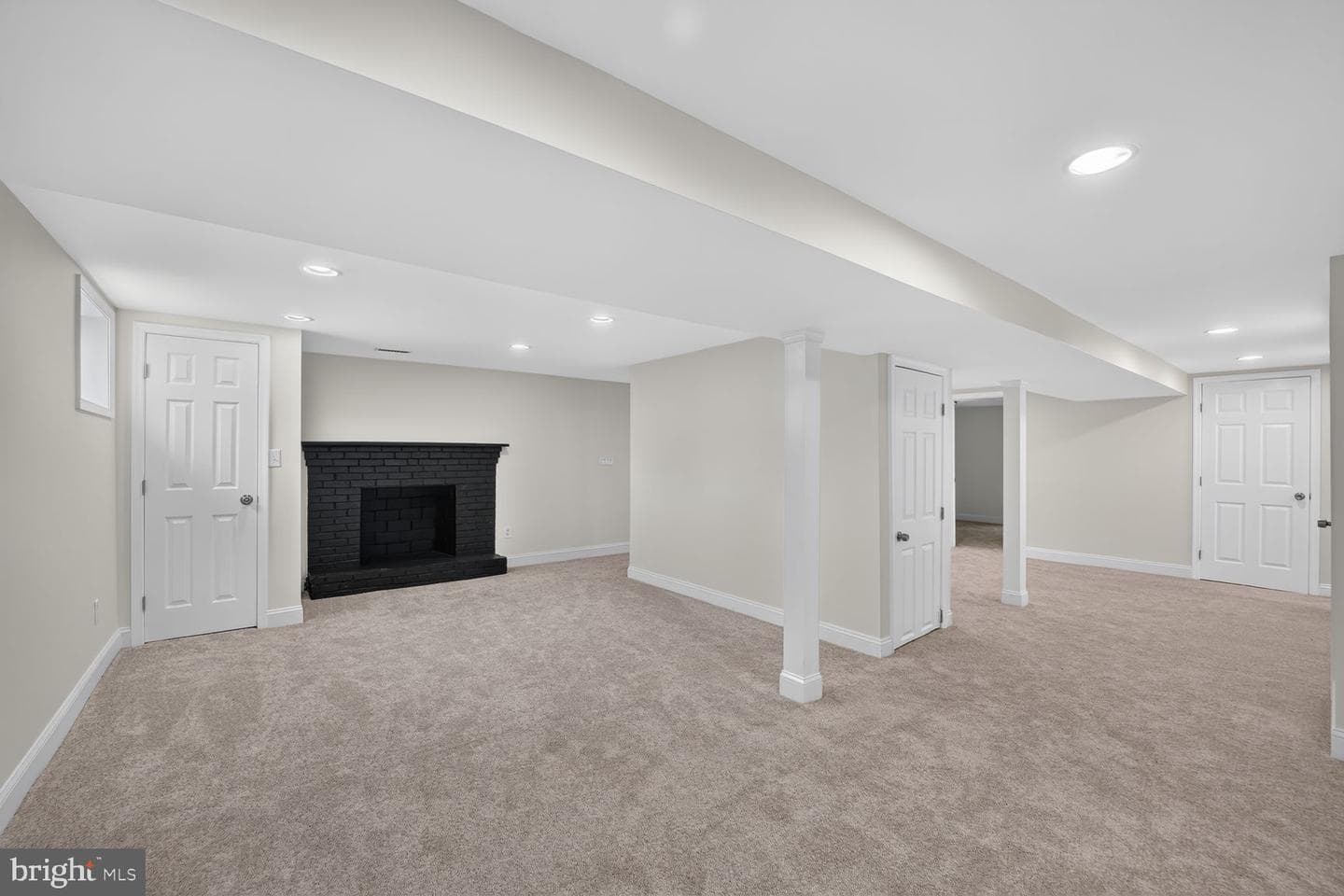 6402 Gateway Boulevard photo 18