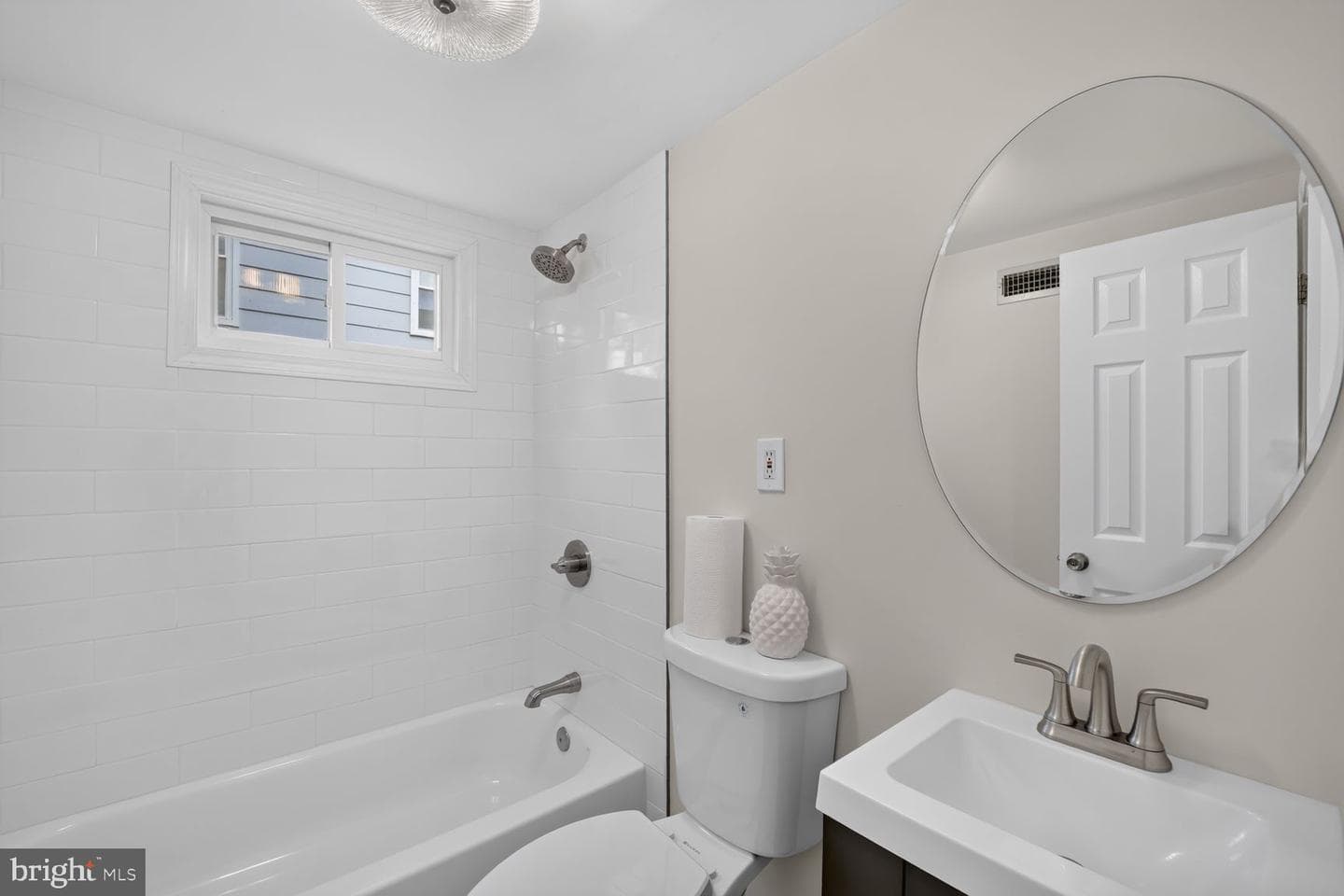 6402 Gateway Boulevard photo 22