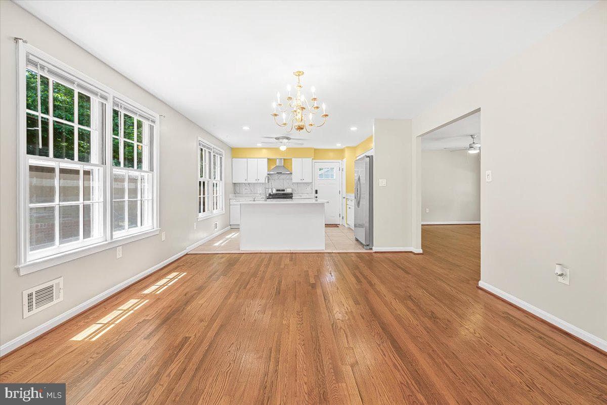 11805 N Marlton Avenue photo 13