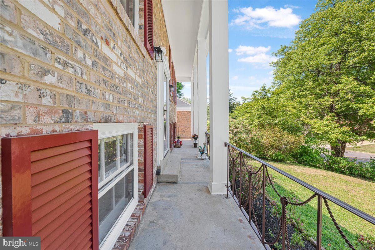 11805 N Marlton Avenue photo 5