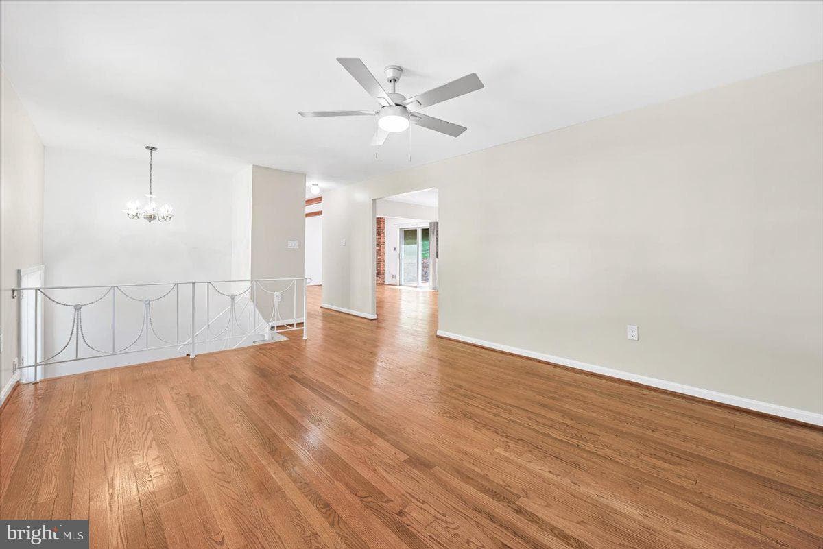 11805 N Marlton Avenue photo 9