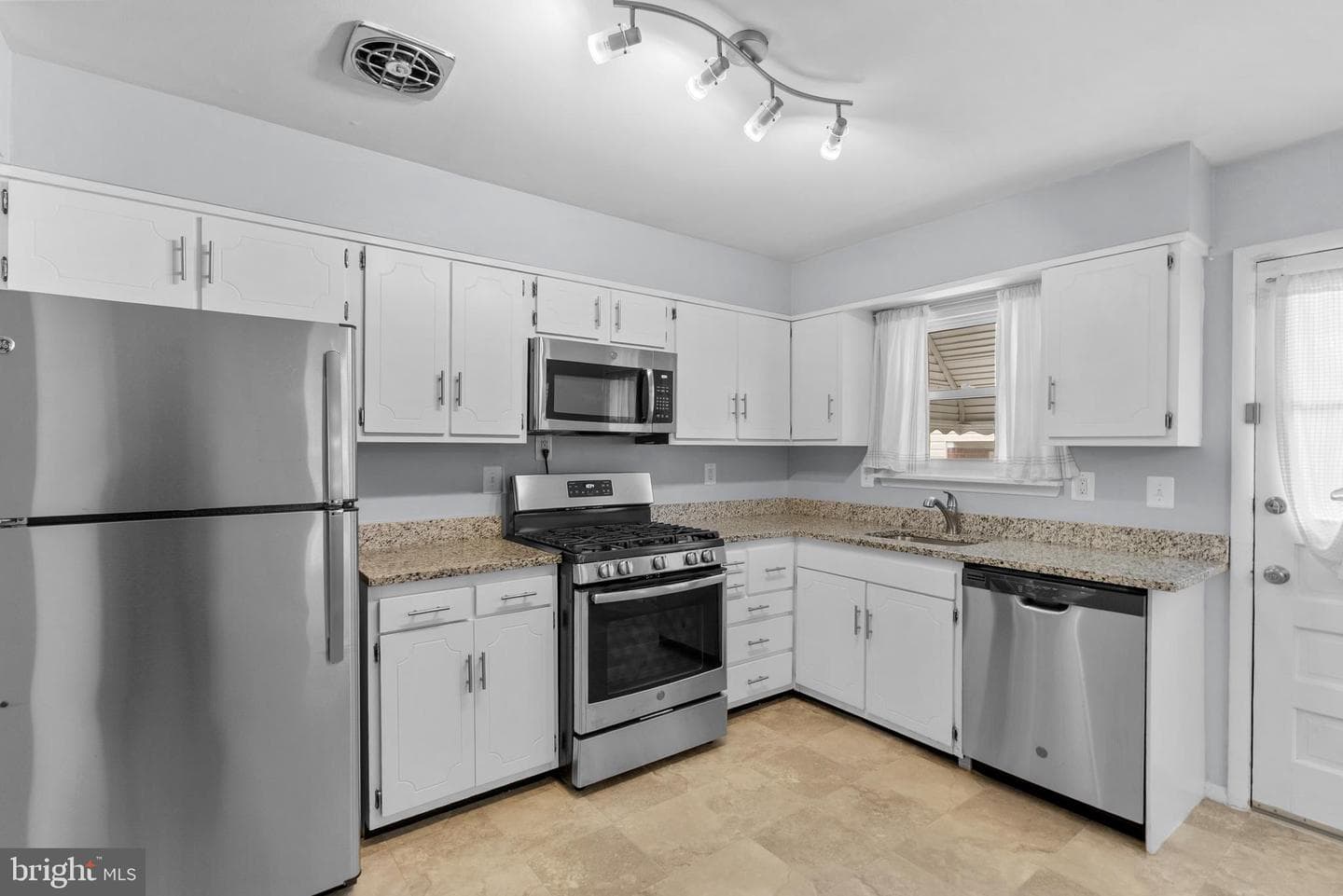 1201 Chillum Manor Road photo 19