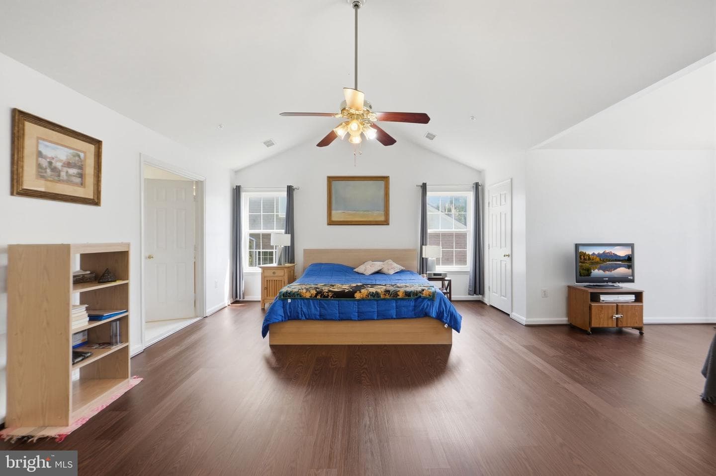 15204 Derbyshire Way photo 17