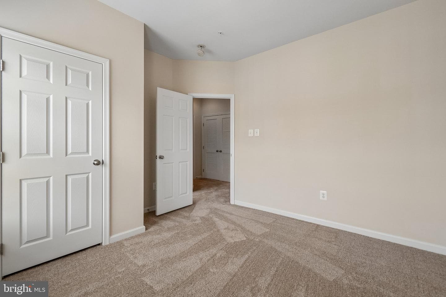 4211 Talmadge Circle photo 6