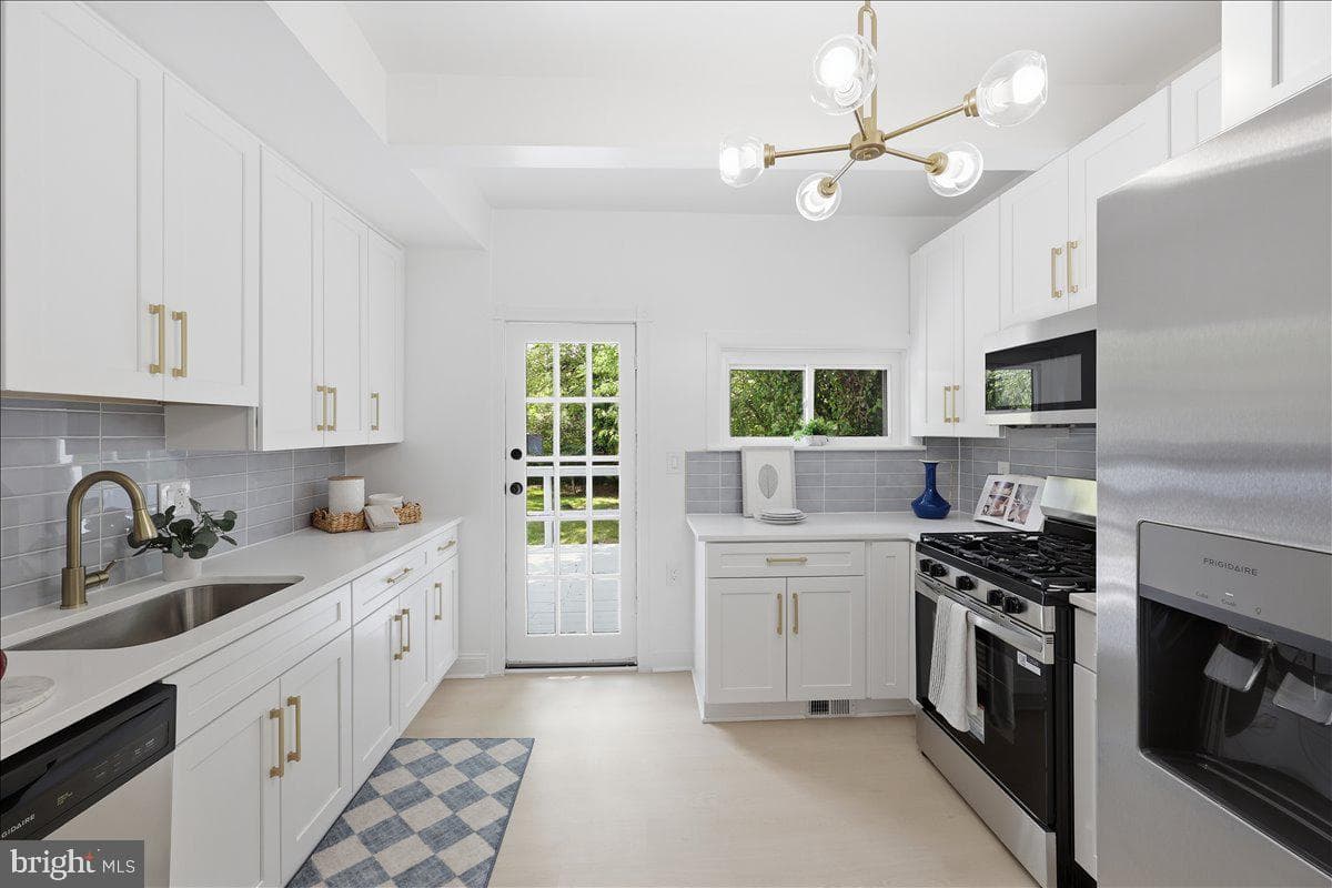 4803 Somerset Road photo 6