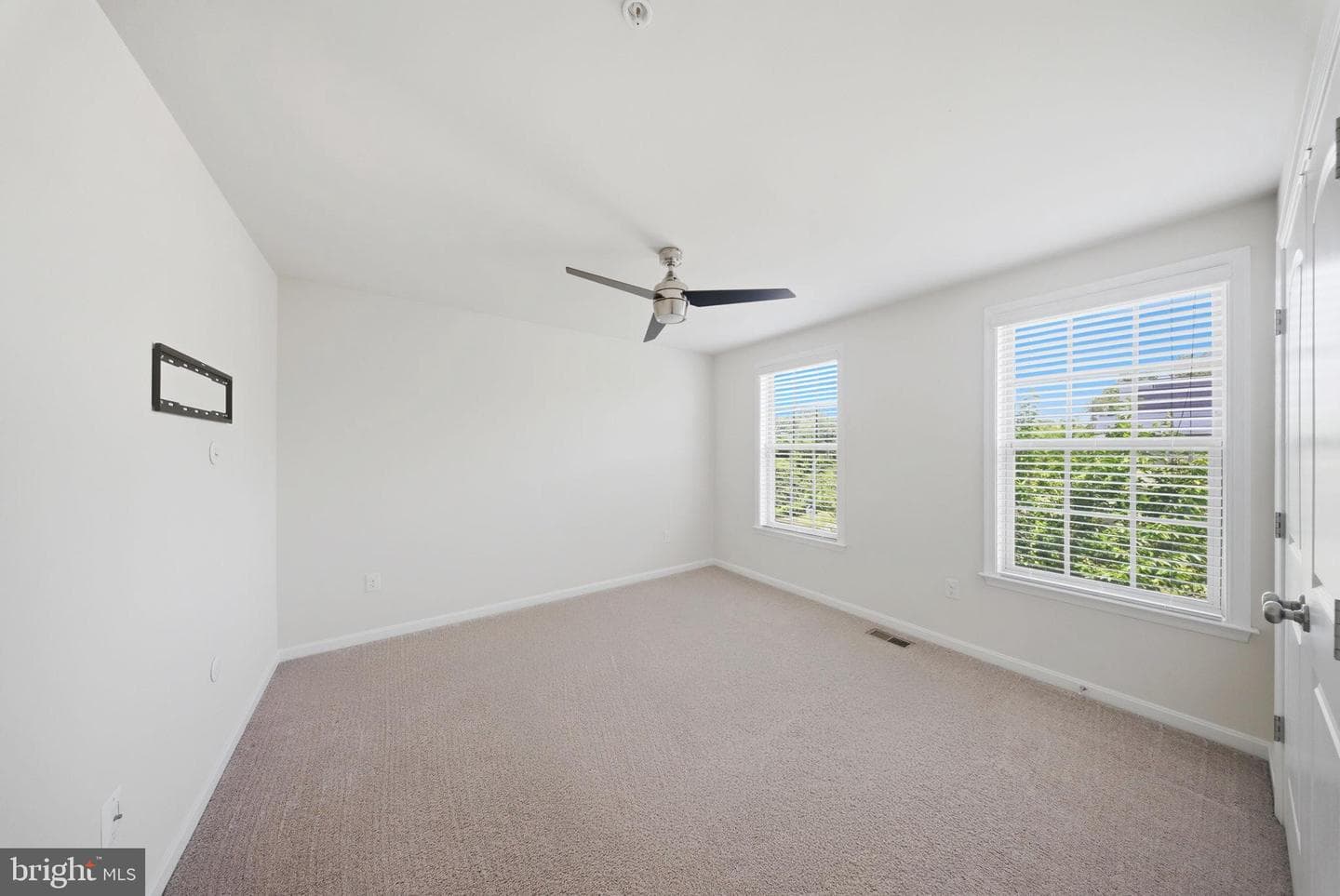 9617 Byward Boulevard photo 18
