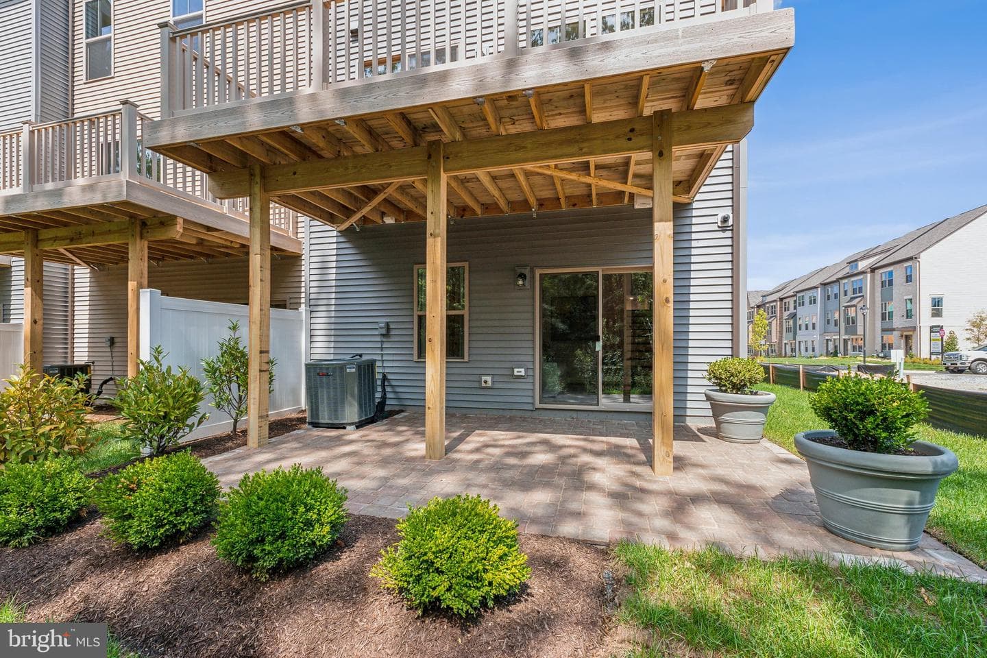 7047 Woodlands Green Road photo 38