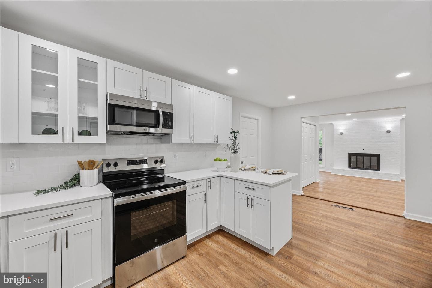4001 Yarmouth Lane photo 4