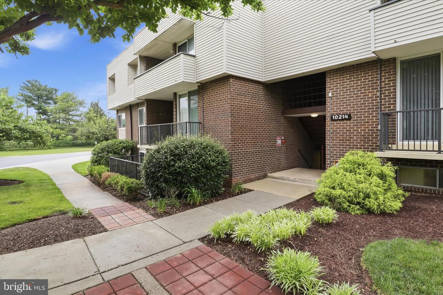 10214 Prince Place #8-202 photo 31