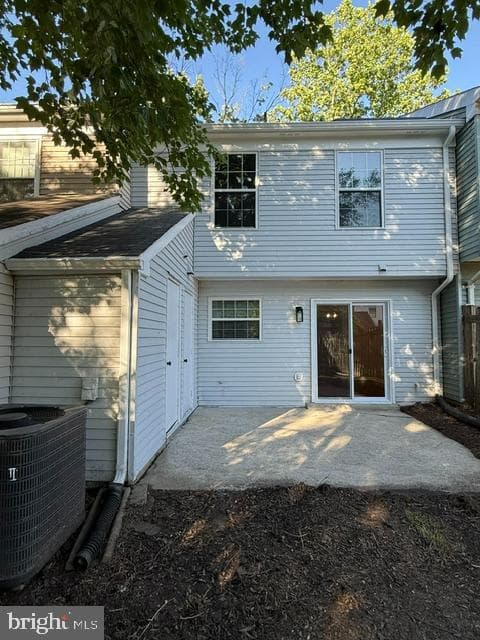 2271 Prince Of Wales Court photo 1