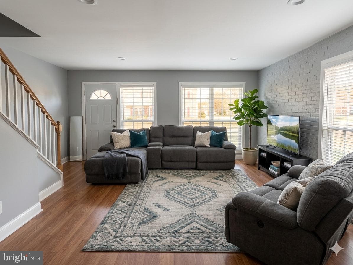 907 E Meadows Court, Oxon Hill