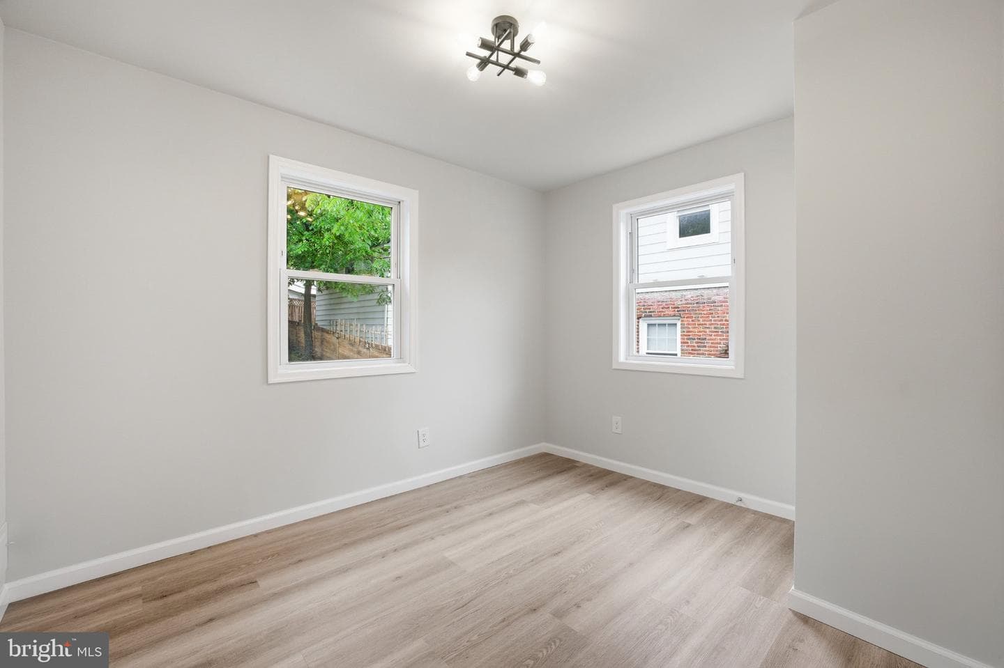 6131 Montrose Road photo 16