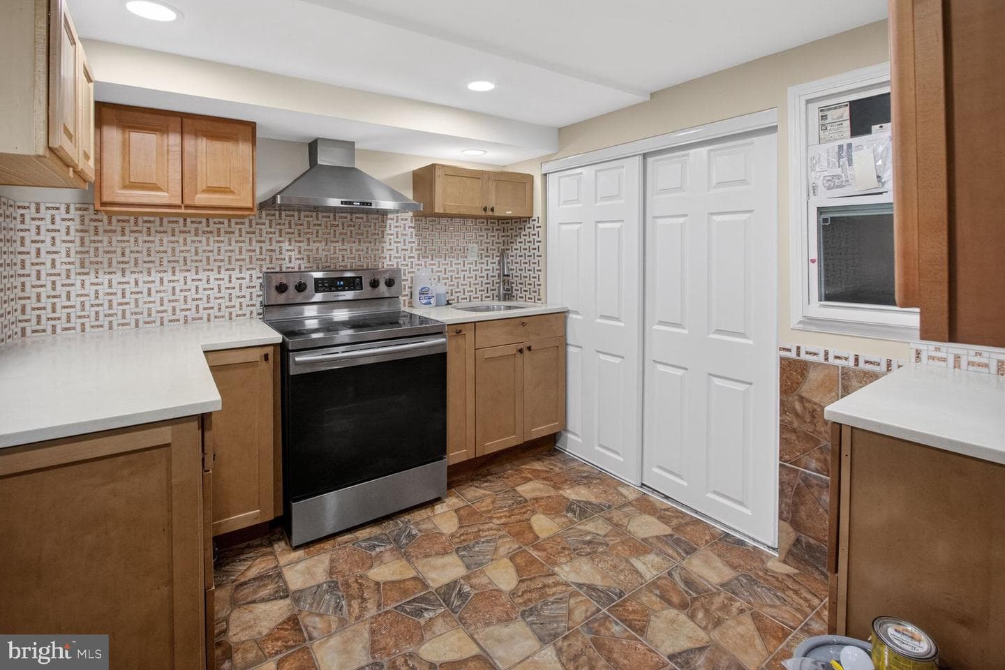 13008 Bellevue Street photo 17