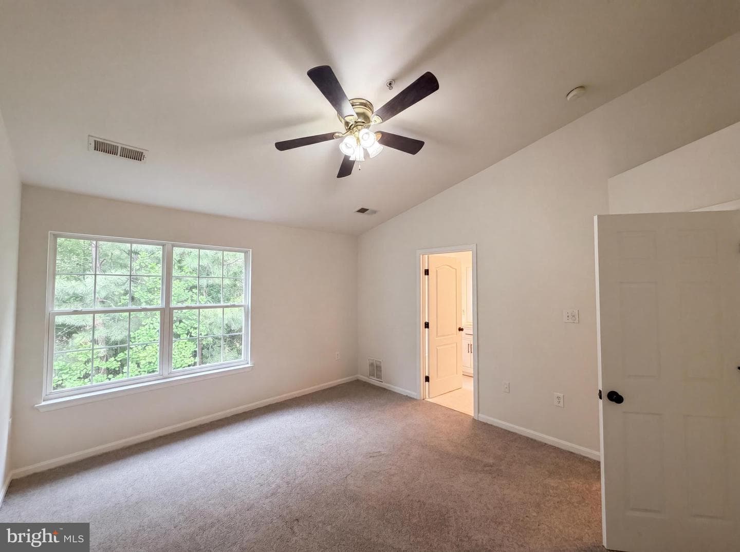 15513 Kennett Square Way photo 4