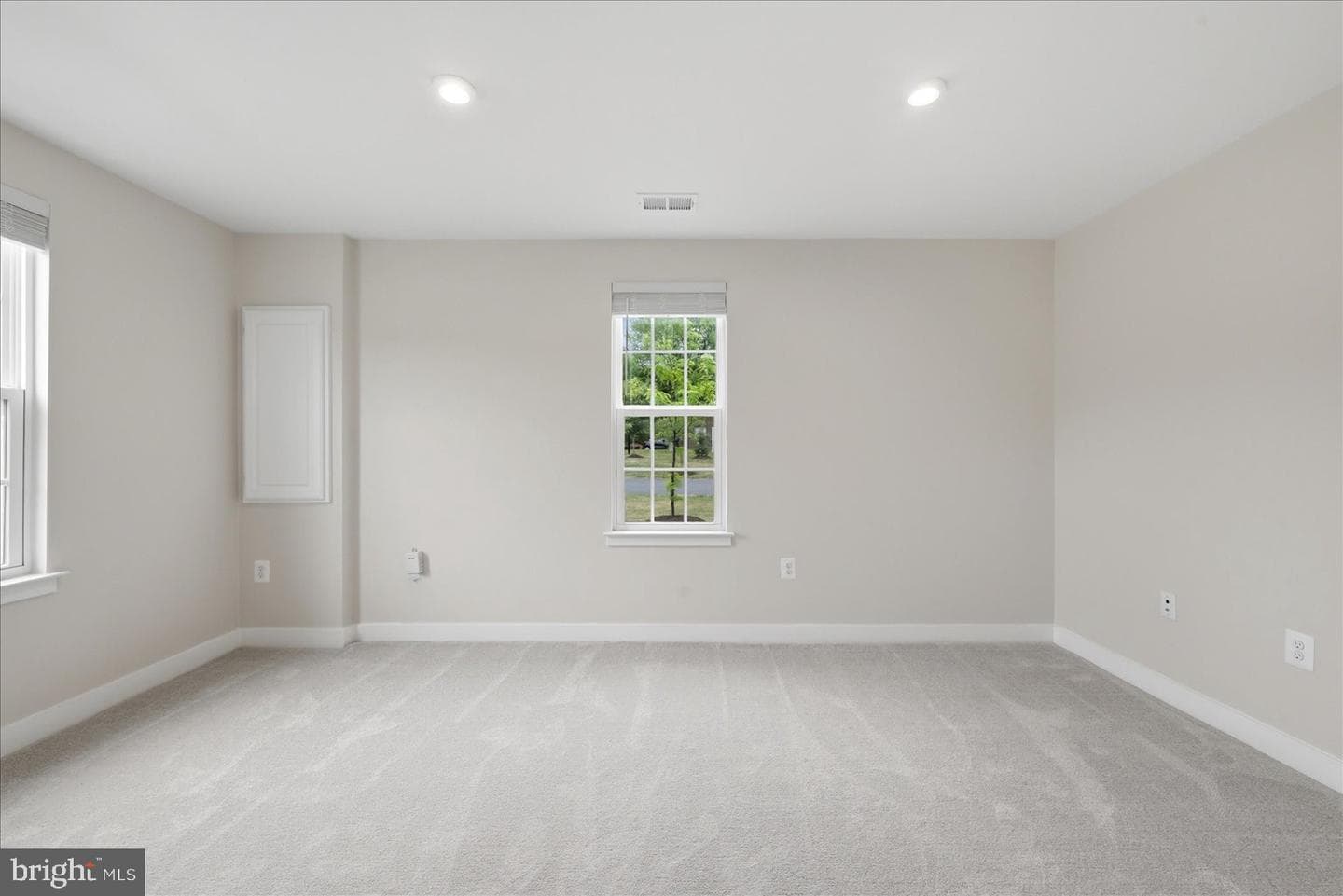 1550 Adamson Way photo 6