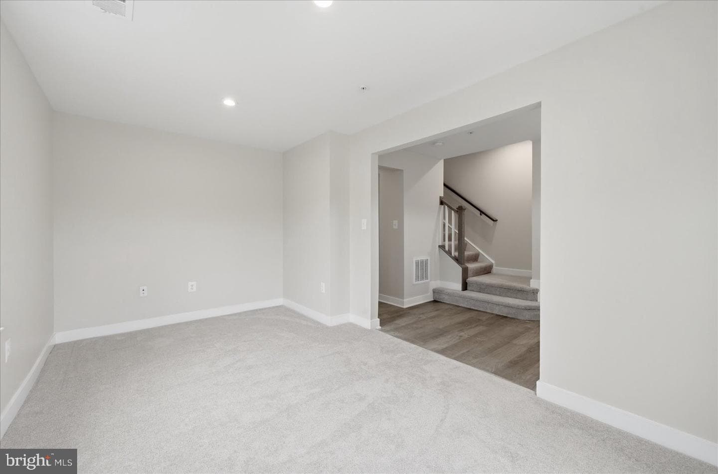 1550 Adamson Way photo 8
