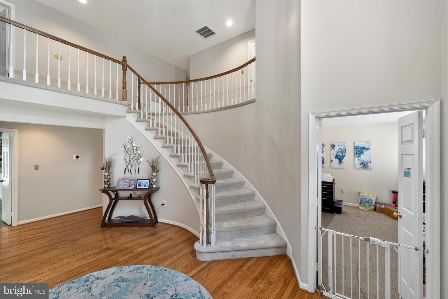 1811 Peachtree Lane photo 5
