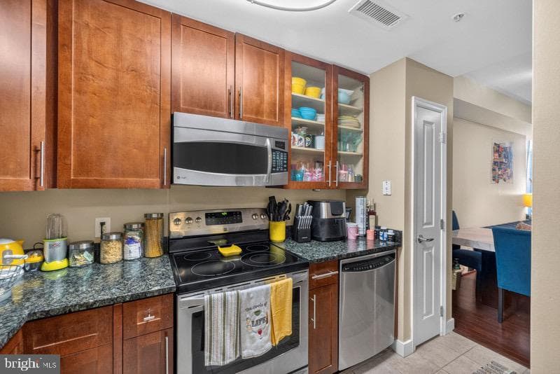 155 Potomac Passage #327 photo 10