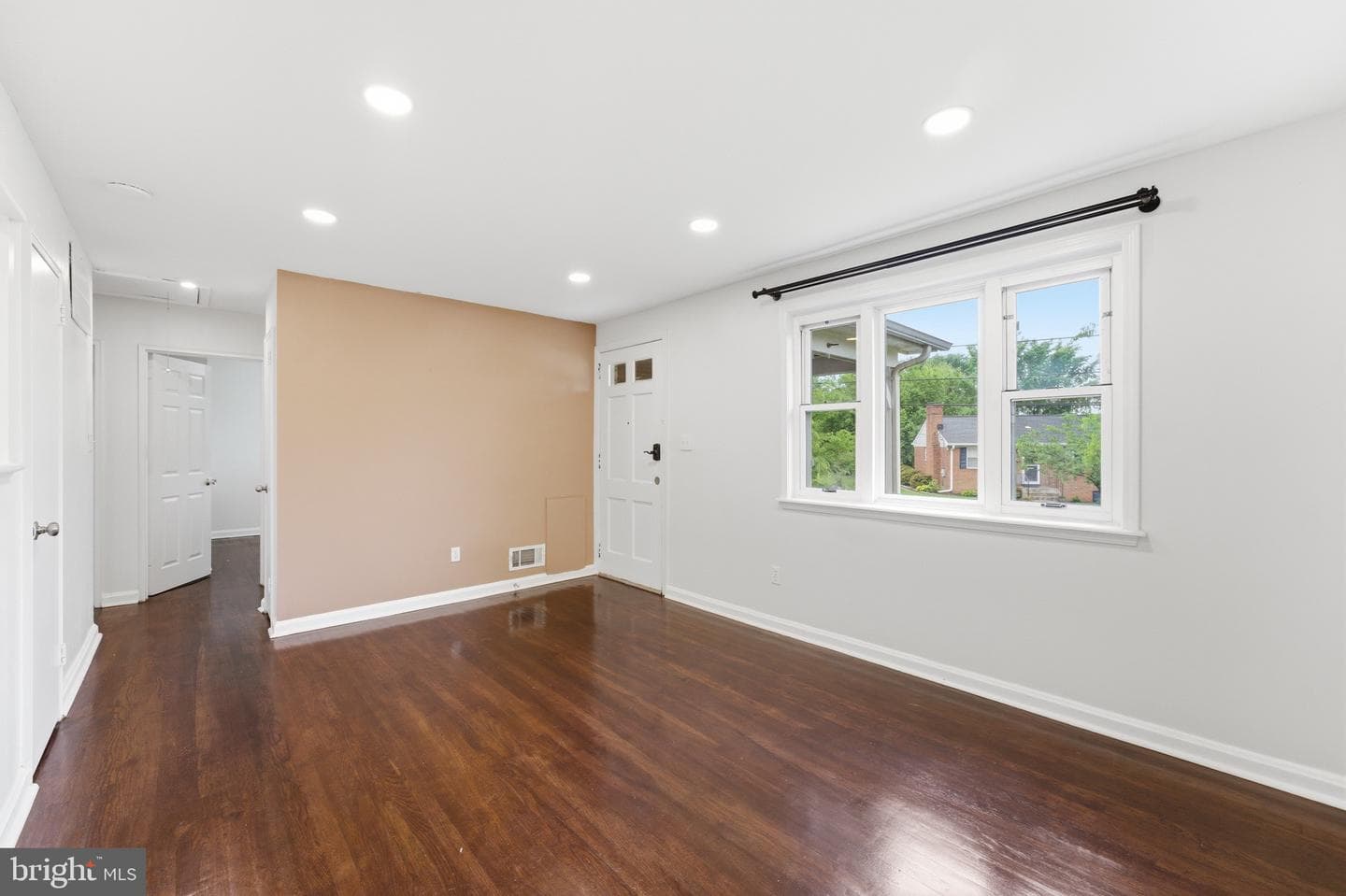 6922 Emerson Street photo 5