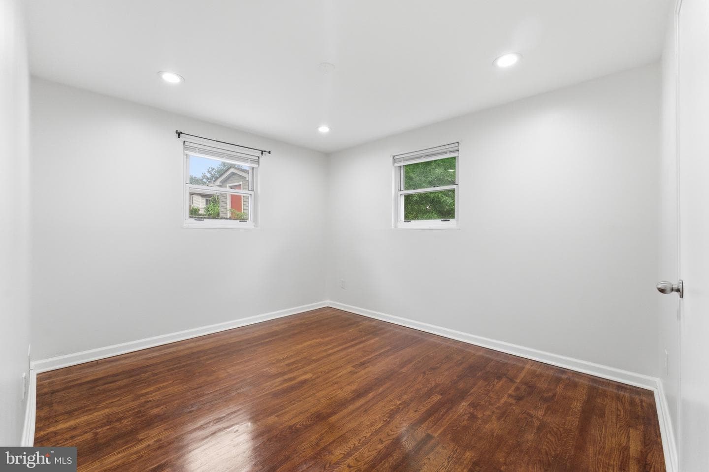 6922 Emerson Street photo 9