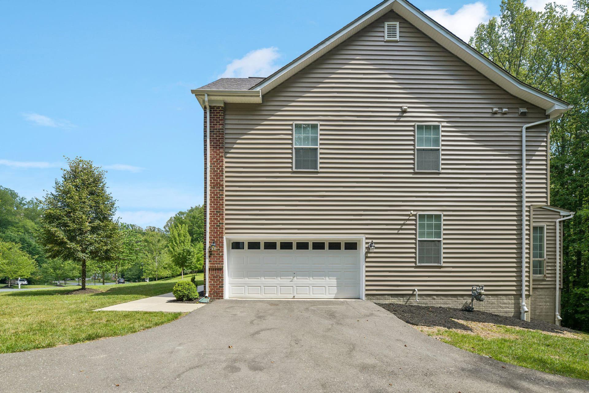 9005 Wild Acre Court photo 5