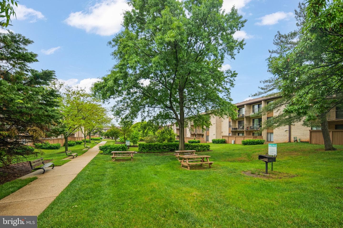 6946 Hanover Parkway #301 photo 25