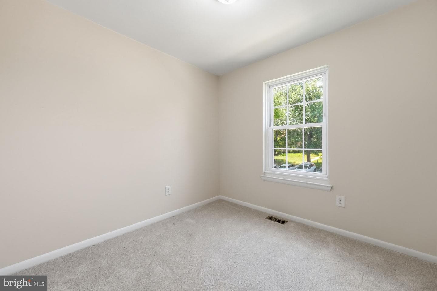 8209 Londonderry Court photo 13