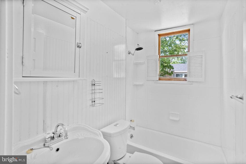10301 Livingston Road photo 17