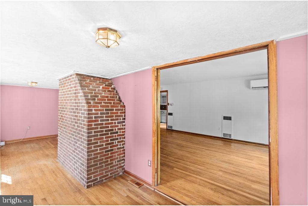10301 Livingston Road photo 4