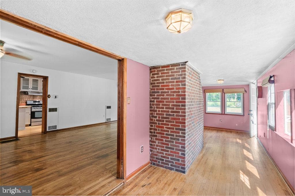 10301 Livingston Road photo 5