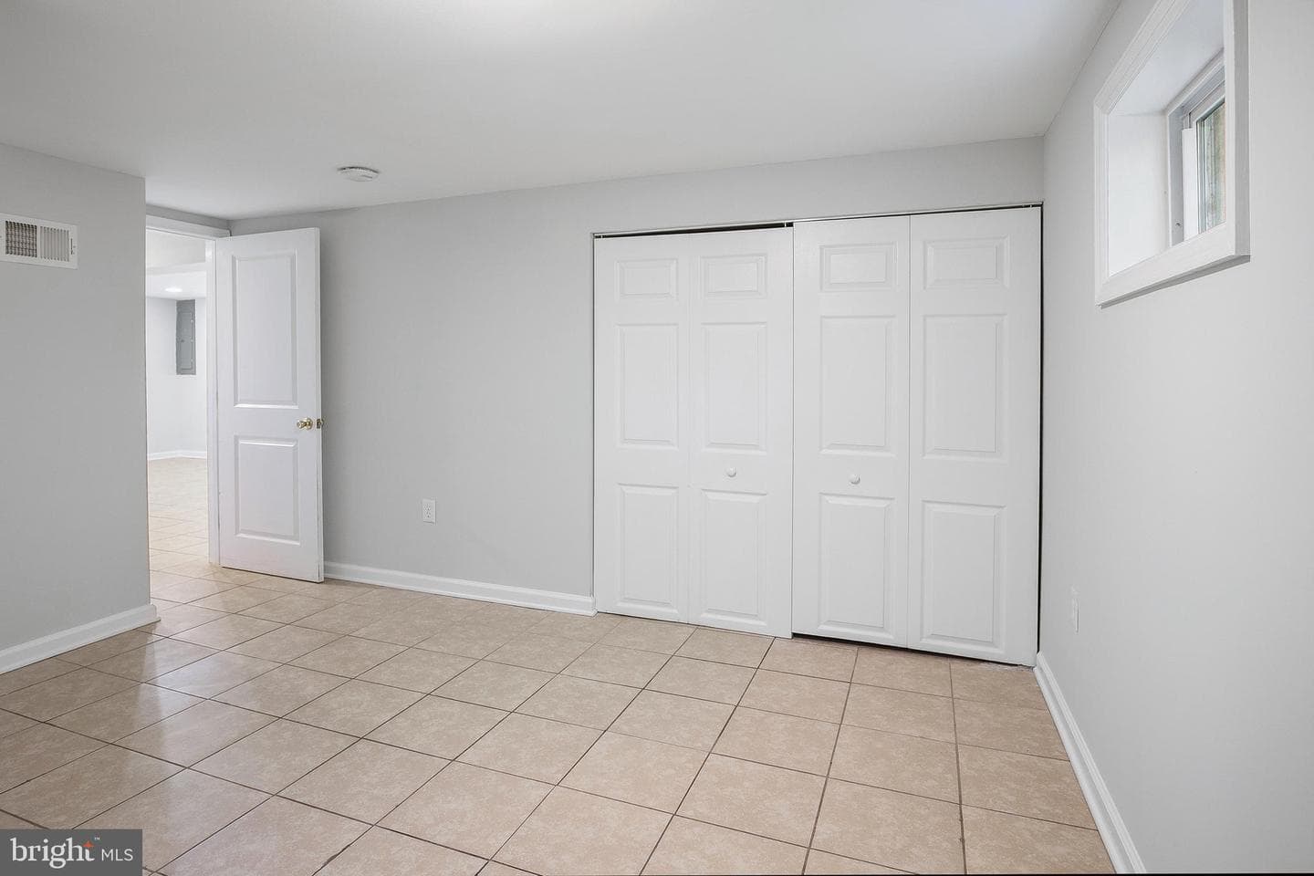 614 Larchmont Avenue photo 23