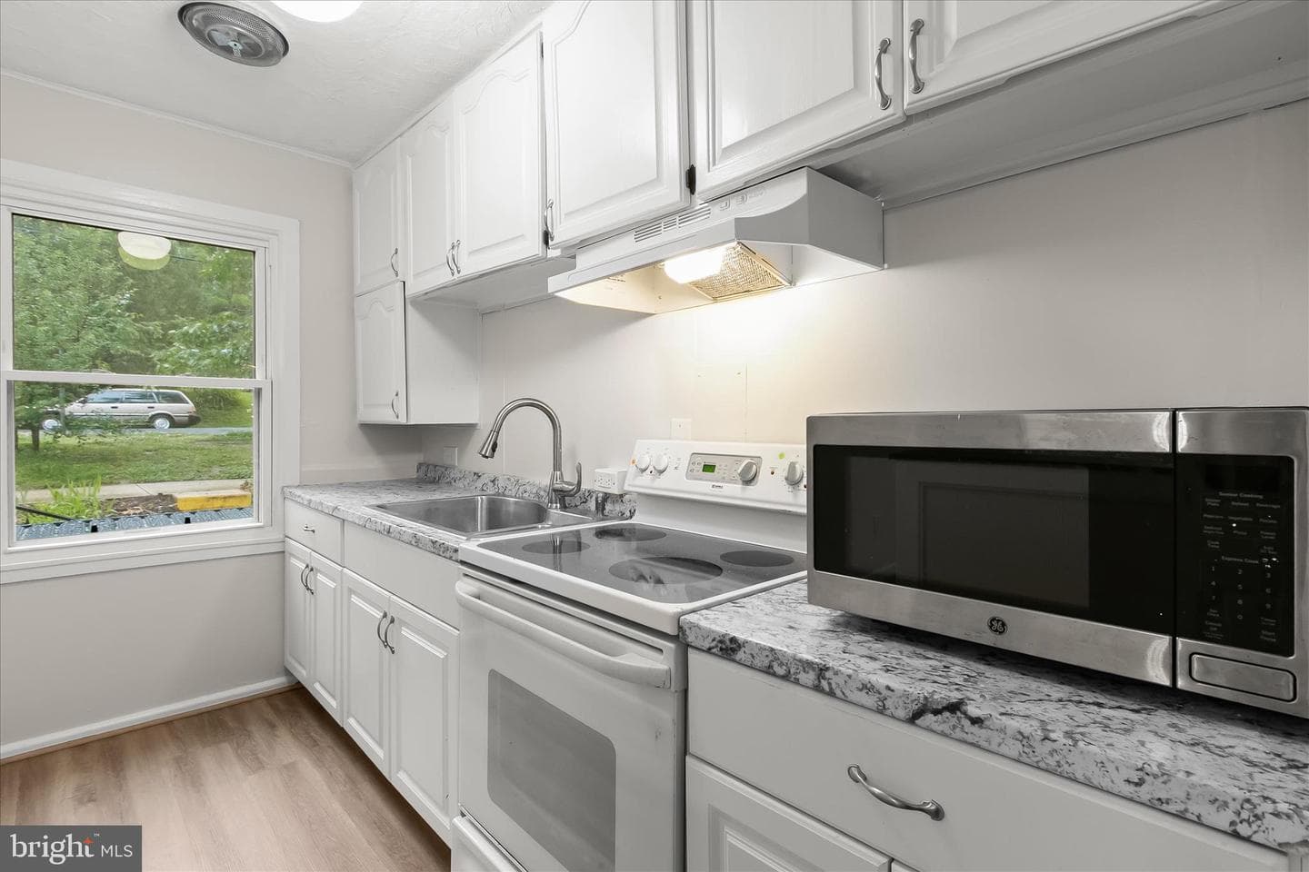 3-D Plateau Place photo 8
