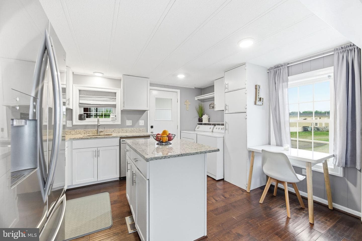 9132 Goldenrod Lane photo 2