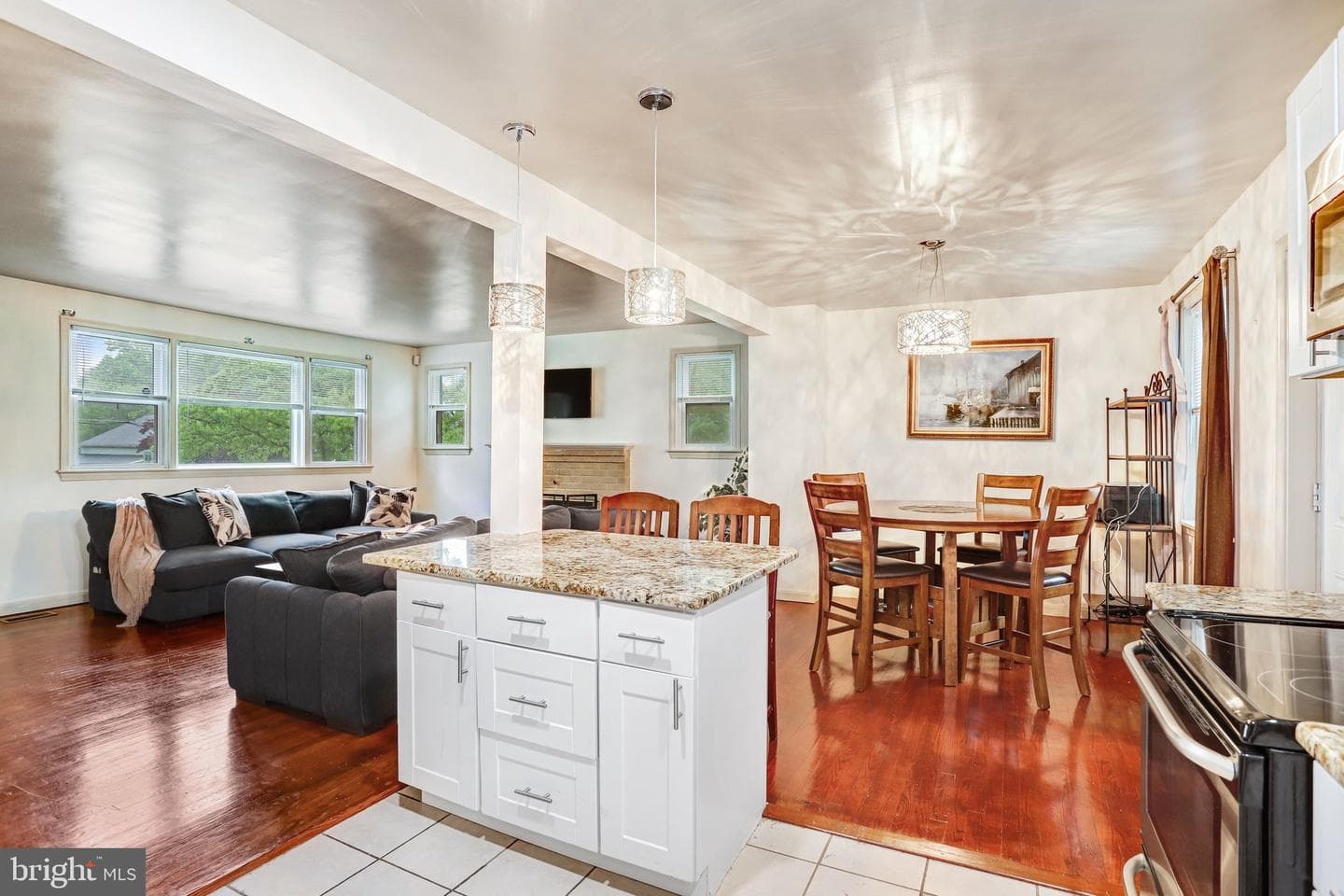6207 Walton Avenue photo 9
