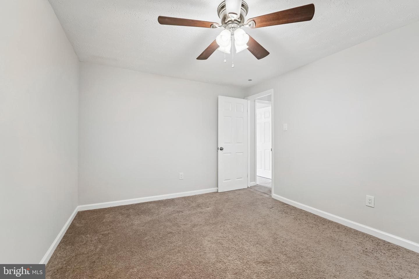 14026 Briarwood Dr photo 28