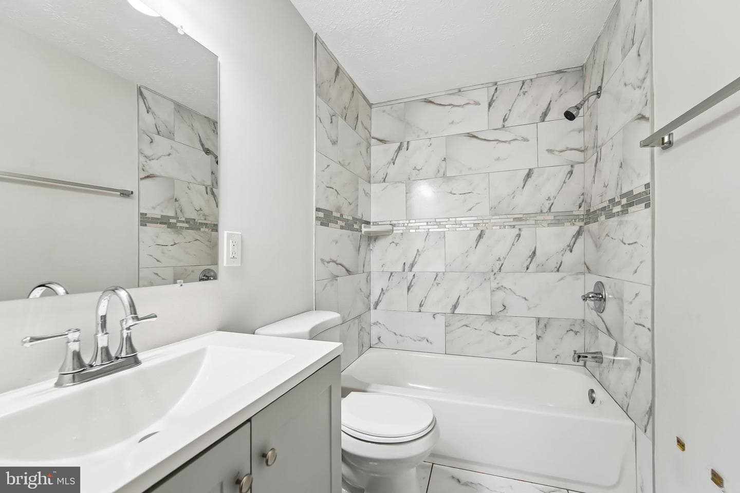 14026 Briarwood Dr photo 33