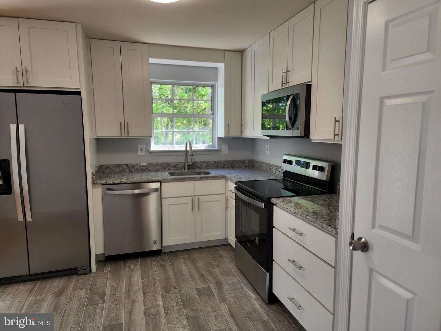2904 White Pine Court photo 8