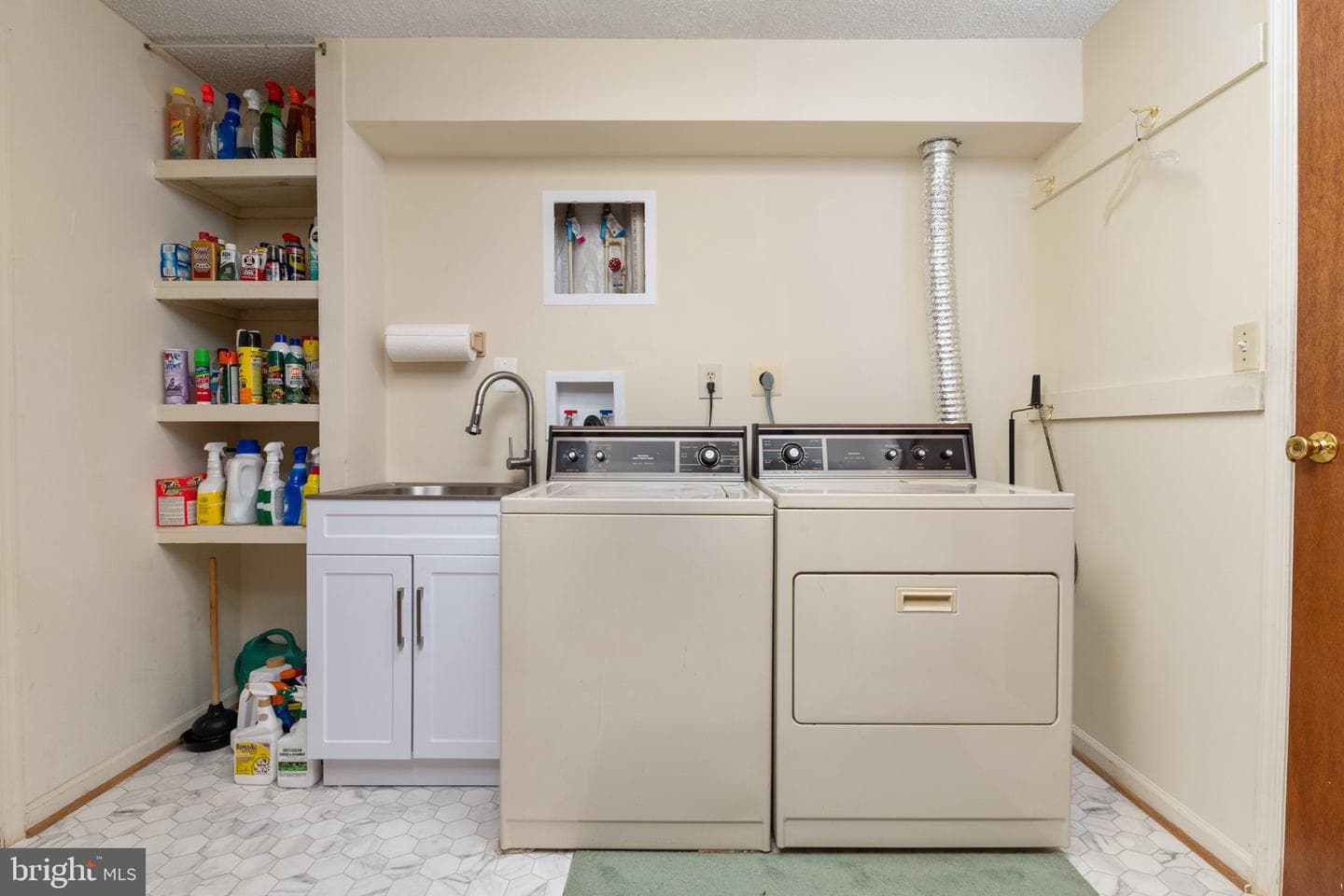 13313 Burleigh Street photo 37