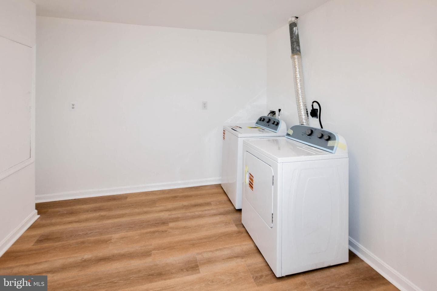6907 Wildrose Court photo 28