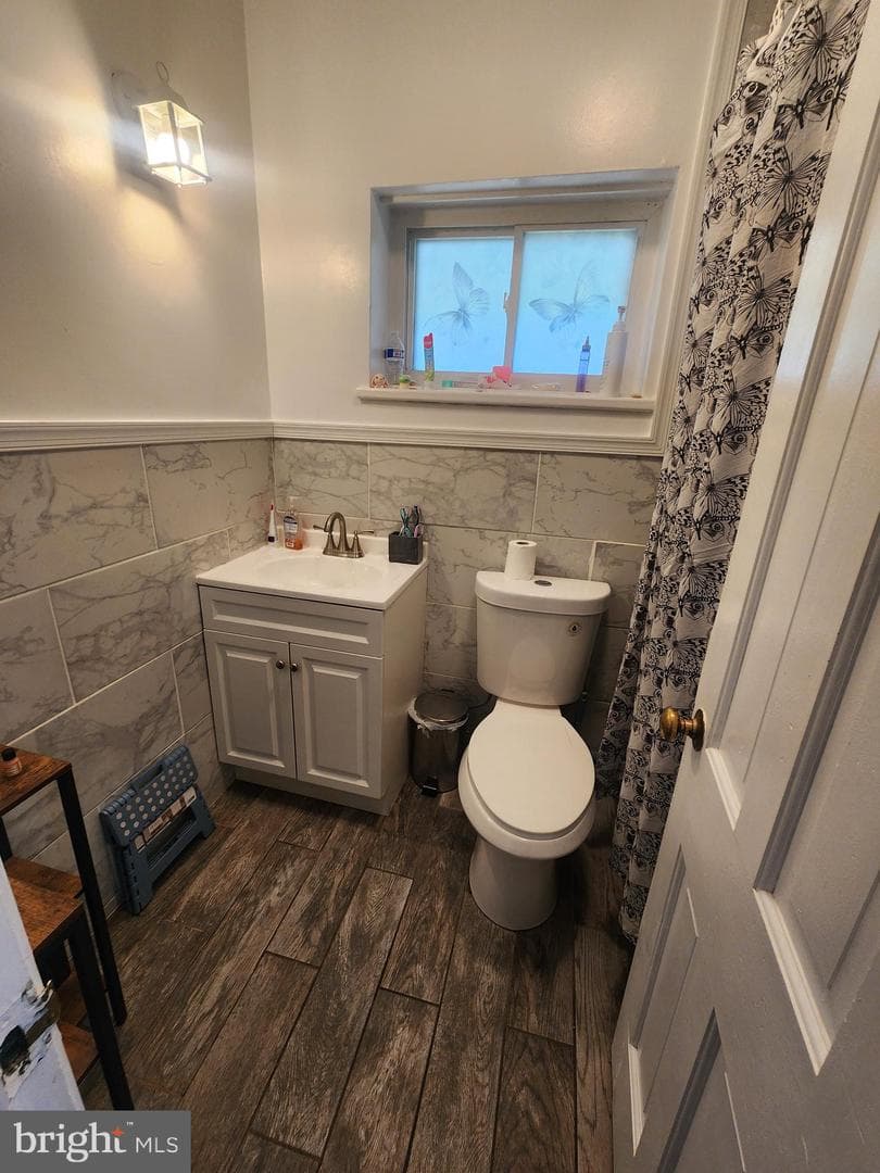 6208 Walton Avenue photo 9