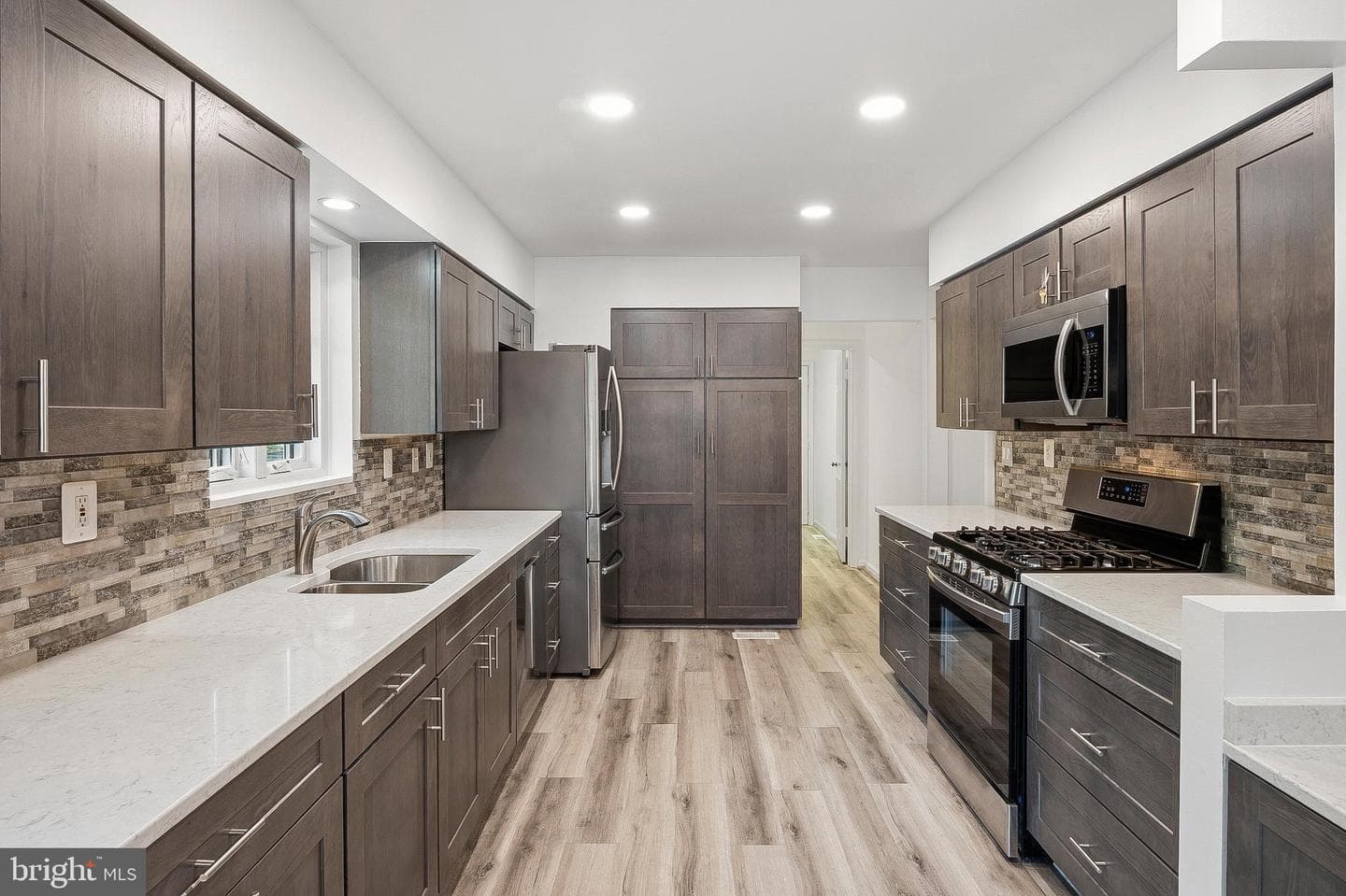 6105 Gallery St photo 13