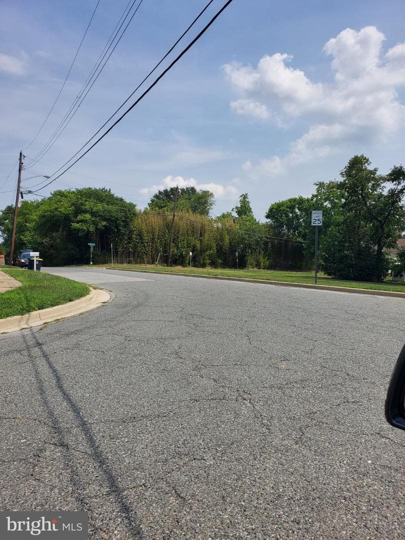 2704 John A Thompson Road photo 4