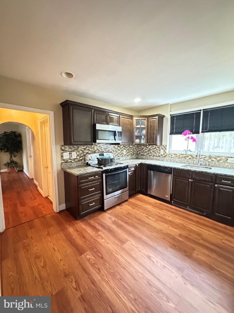 707 Mentor Avenue photo 9
