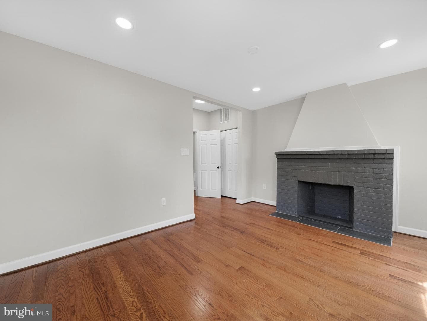 5919 Addison Road photo 19